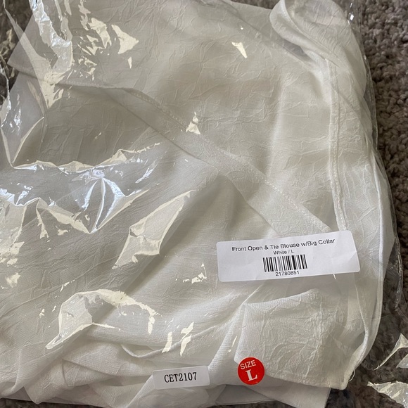 Adora Collared Long Sleeve Wrap Top NIP - Picture 10 of 10